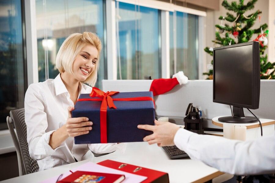 The Art of Corporate Gifting: How to Make Your Employees Feel Special - WE PRINT
