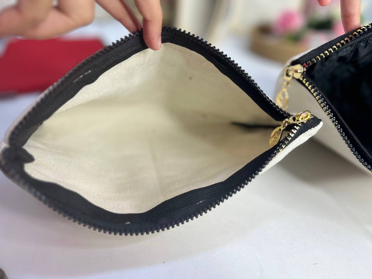 حقيبة مكياج وحقيبة قماشية - بدون بطانة داخلية - اشترِ 2 واحصل على 1 مجانًا