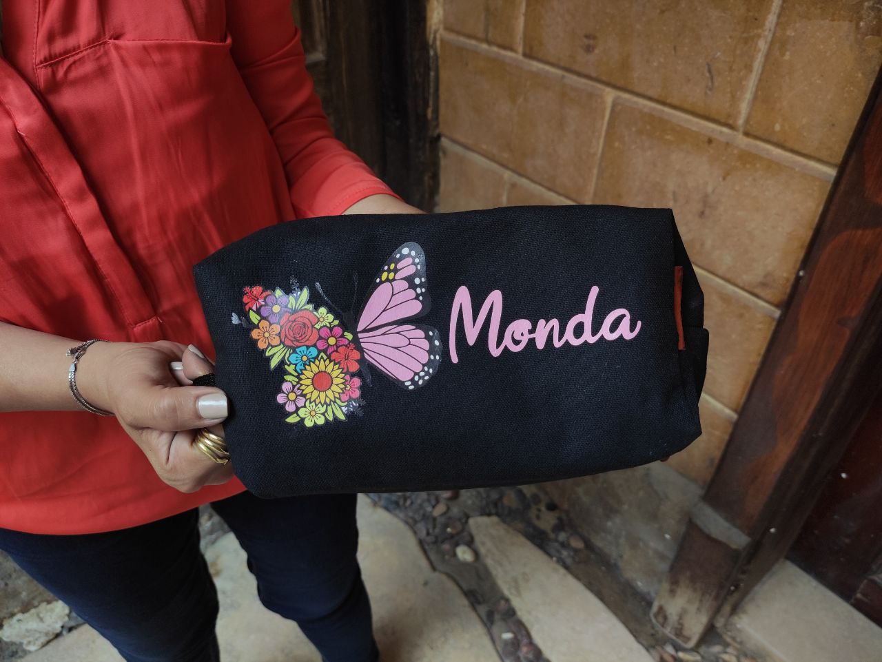 حقيبة مكياج مربعة - مع بطانة داخلية - اشترِ 2 واحصل على 1 مجانًا