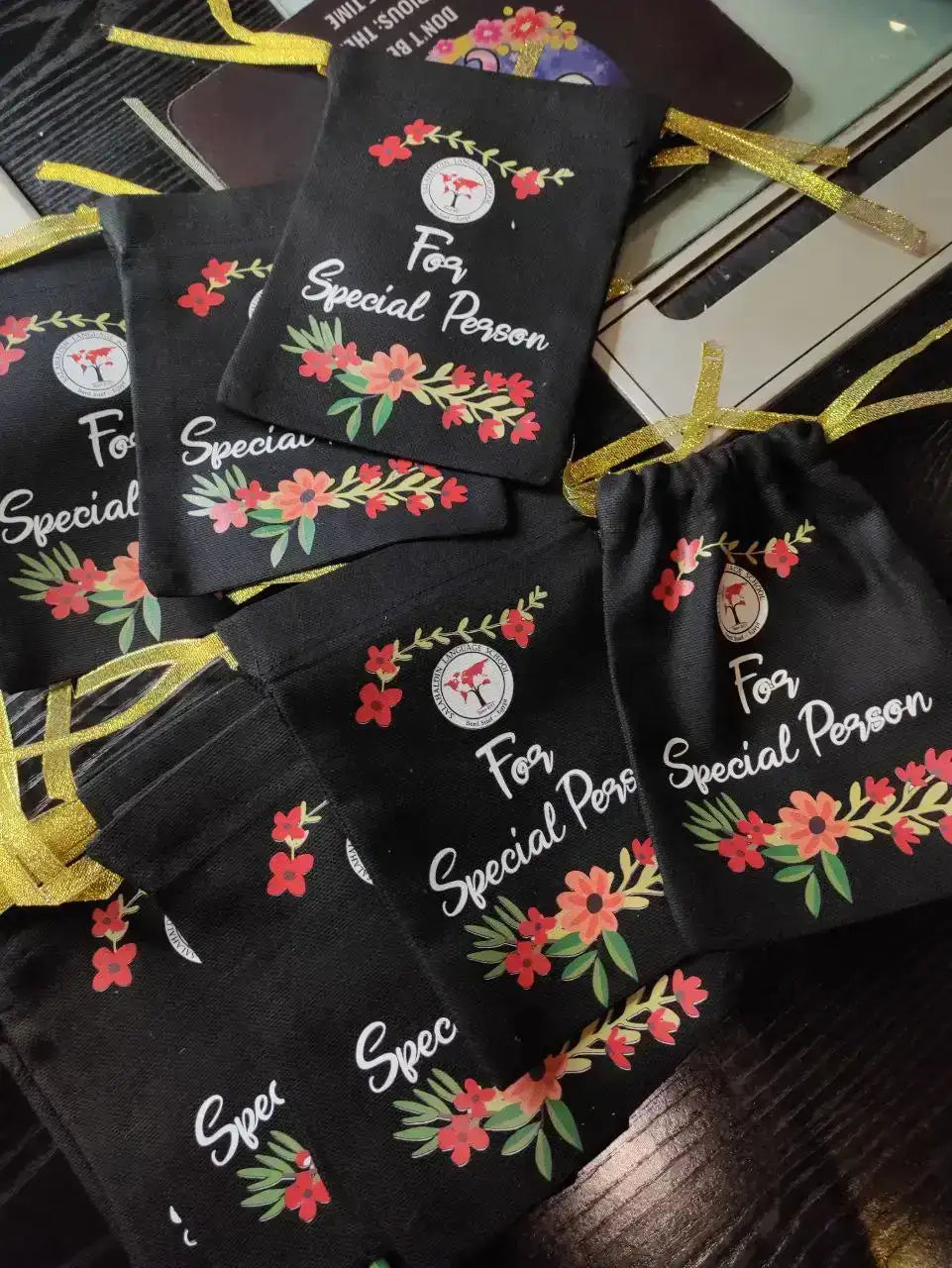 Gift Bag - size 20 cm * 24 cm - Buy 2 get 1 free - WE PRINT