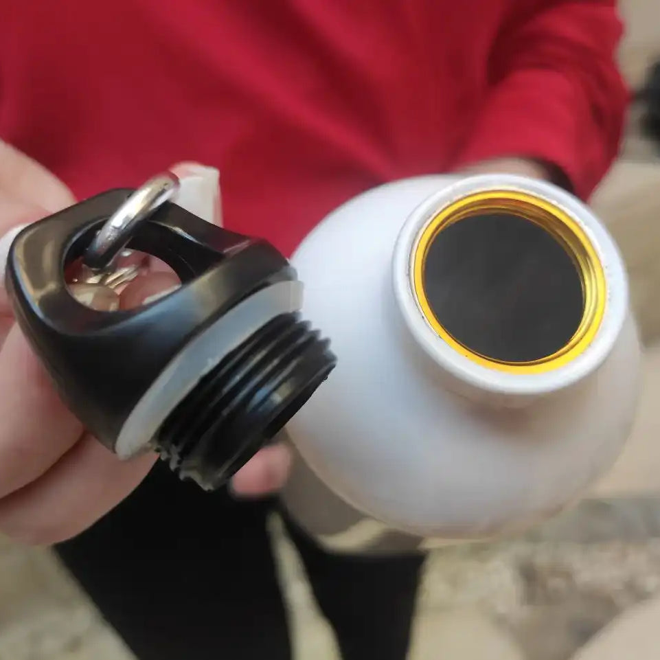 زجاجة مياه ألومنيوم بيضاء - اشترِ 2 واحصل على 1 مجانًا