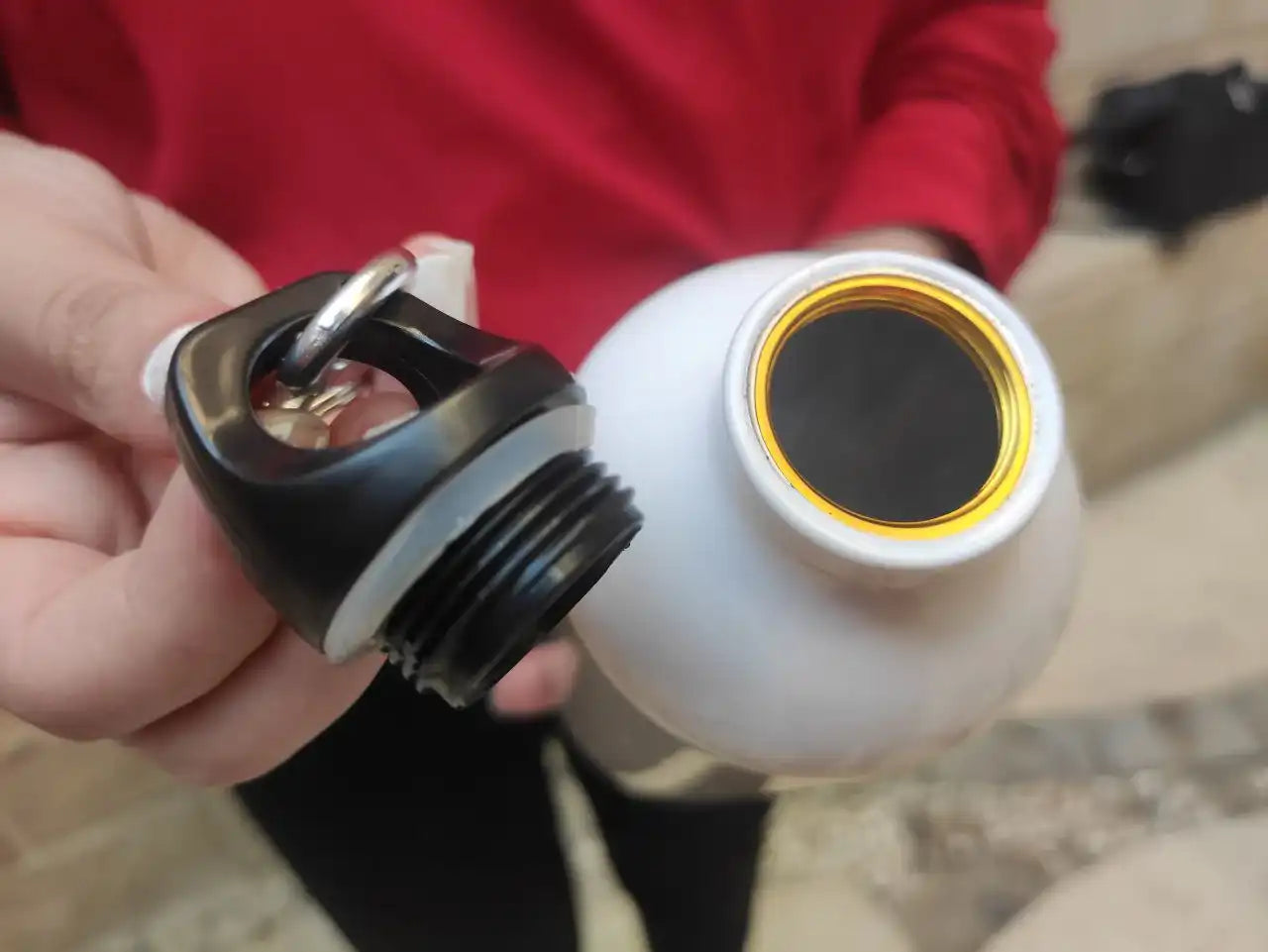 زجاجة مياه ألومنيوم بيضاء - اشترِ 2 واحصل على 1 مجانًا