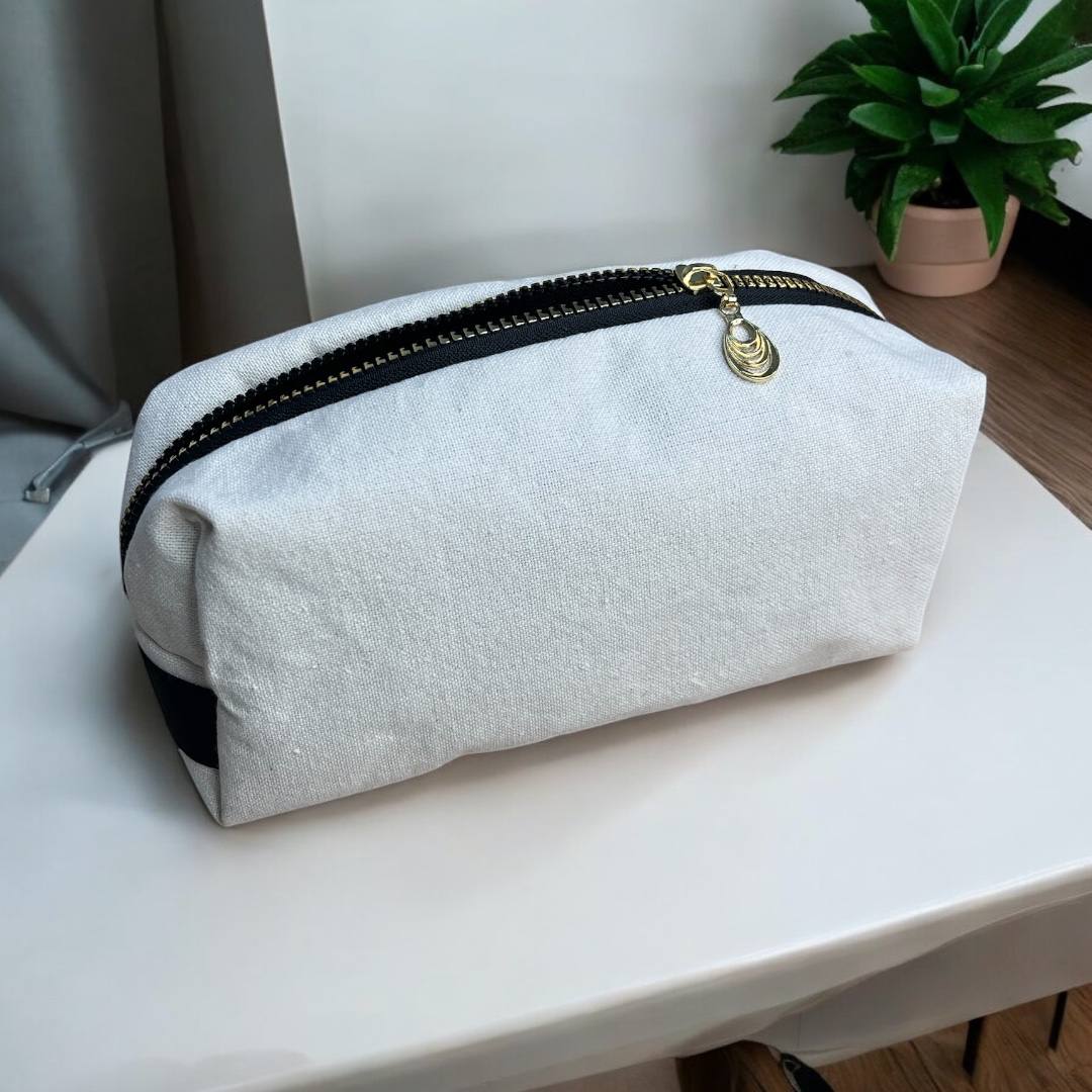 حقيبة مكياج صندوقية - بدون بطانة داخلية - اشترِ 2 واحصل على 1 مجانًا